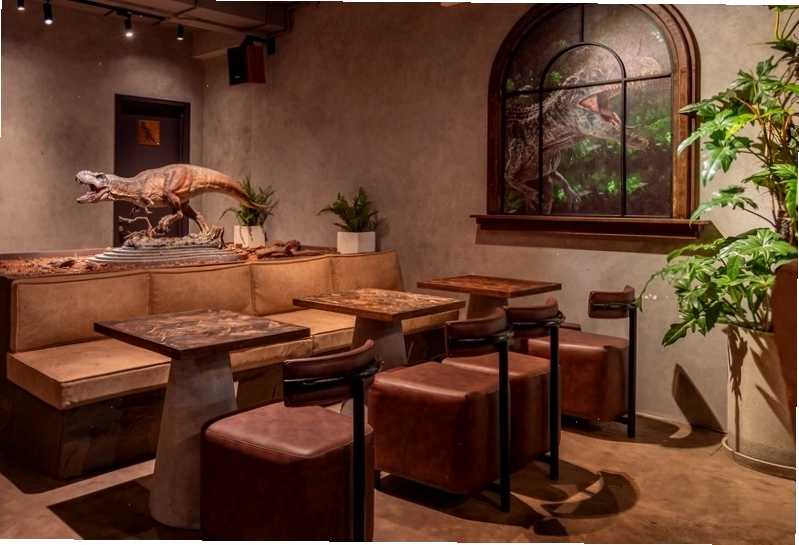 Không gian Saurus Coffee & Gallery với nhiều mô hình khủng long ấn tượng