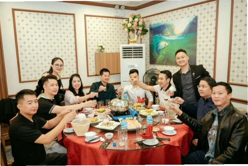 Không gian tại Nhà Hàng Hồng Long