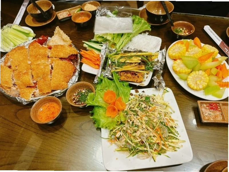Không gian thoáng đãng của Nhà hàng Hương Biển