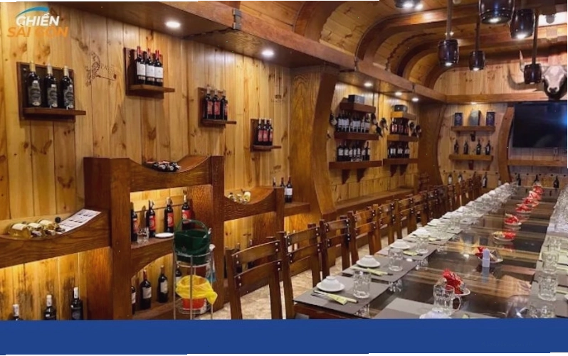 Không gian thoáng đãng tại nhà hàng Hai Lúa Sài Gòn
