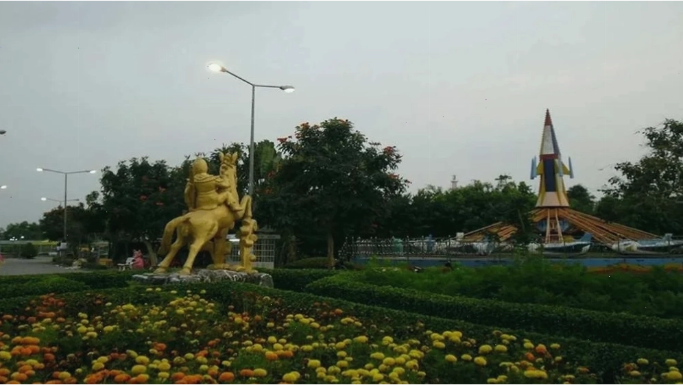 Không gian thoáng đãng xung quanh công viên văn hóa An Hòa