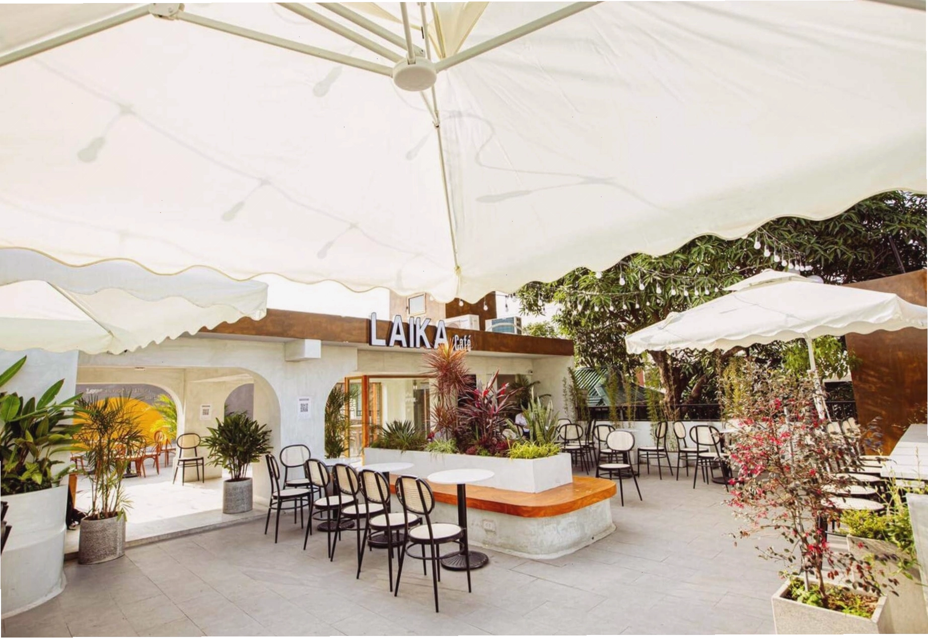 Không gian vintage nhẹ nhàng tại Laika Cafe Thợ Nhuộm