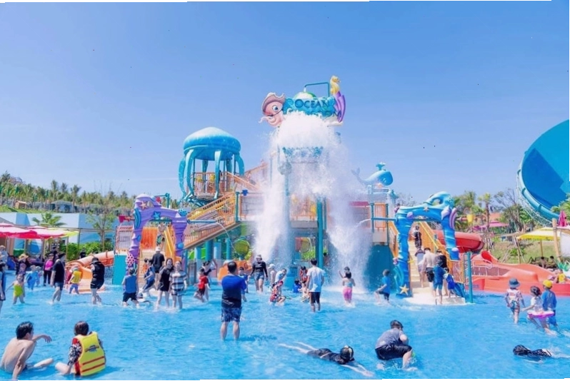 Không gian vui chơi sôi động tại Wonderland Water Park Mũi Né
