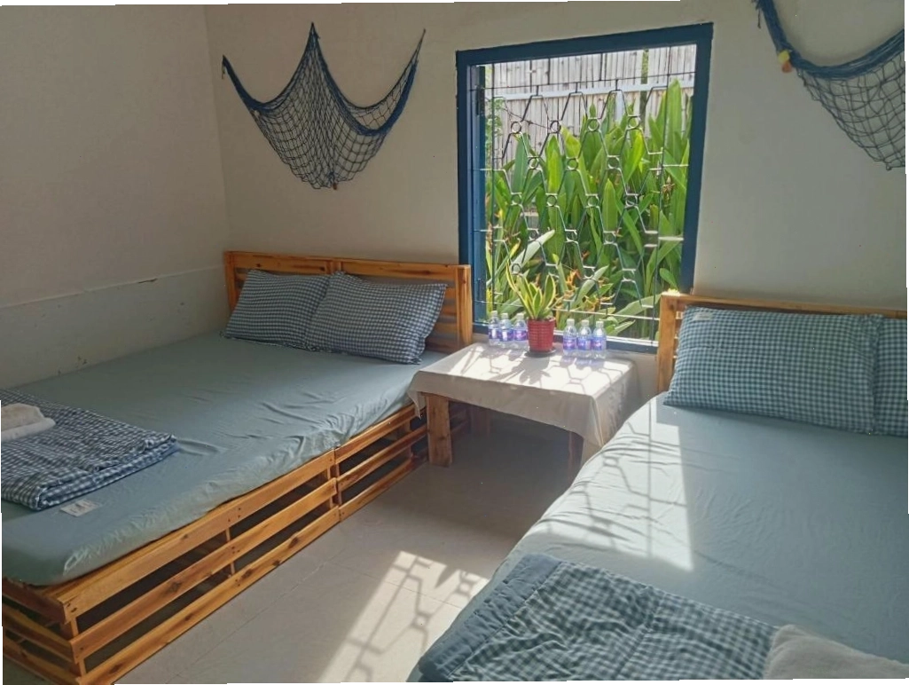 Không gian vườn thư giãn tại Homestay Miền Biển Vĩnh Hy