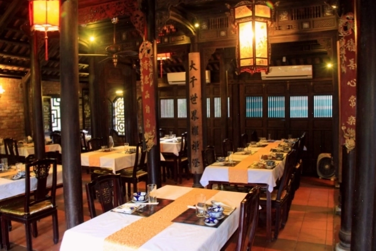 Không gian vườn xanh mát tại Vườn Ý Thảo