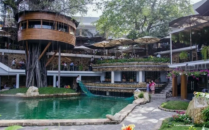 Không gian xanh mát của Du Miên Garden Cafe Quận 10