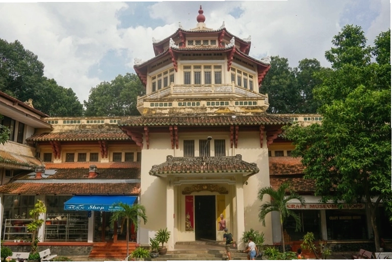 Không gian xanh mát tại Khu du lịch Văn Thánh