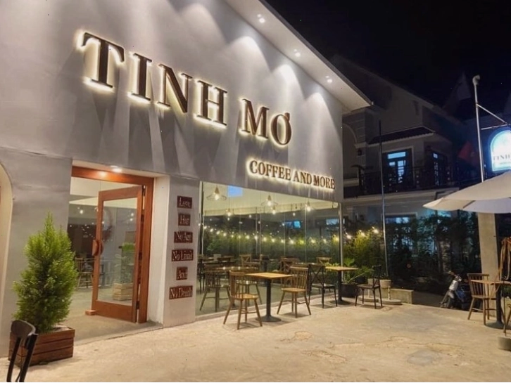 Không gian xanh mát tại Mê Linh Coffee Garden