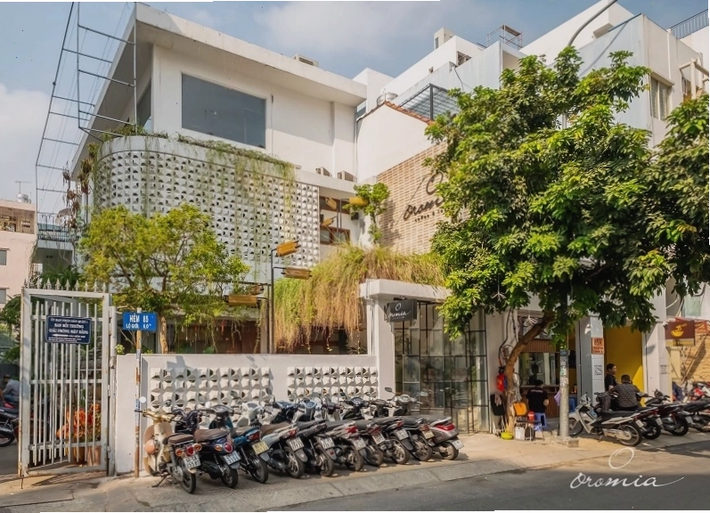 Không gian xanh mát tại Oromia Coffee & Lounge