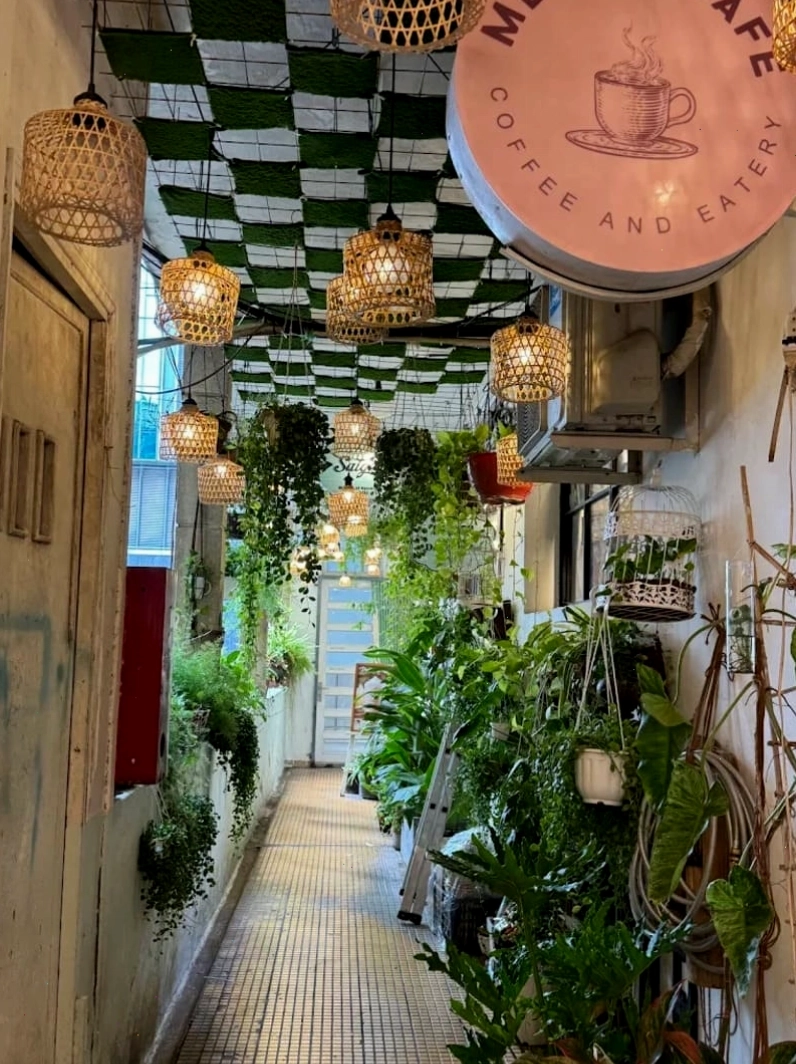 Không gian xanh mát và mộc mạc của Sài Gòn Ơi Cafe