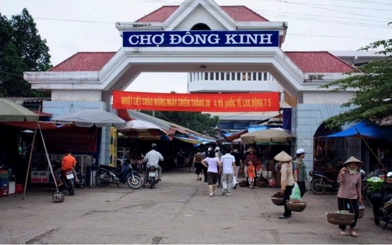 Không khí nhộn nhịp tại Chợ Đông Kinh Lạng Sơn