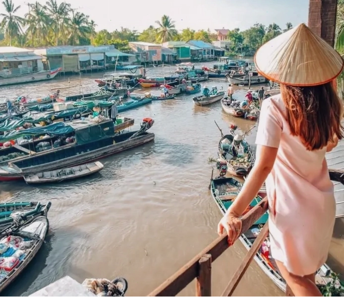 Không khí nhộn nhịp tại Chợ nổi Cái Bè