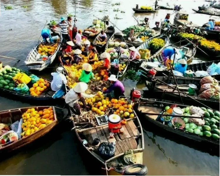 Không khí nhộn nhịp tại chợ nổi Trà Ôn