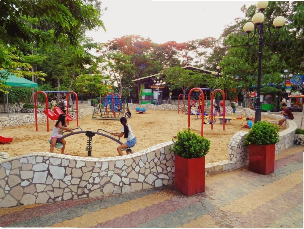 Không khí nhộn nhịp tại Công viên Thỏ Trắng