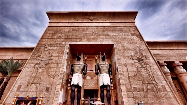 Khu Ancient Egypt với kiến trúc Ai Cập cổ đại tại Universal Studios Singapore