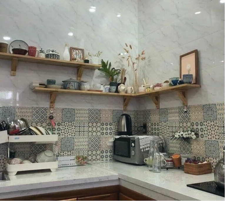 Khu bếp tự phục vụ tiện nghi tại homestay