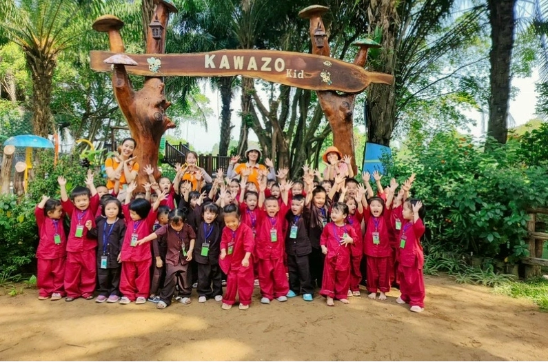 Khu du lịch Kawazo với các trò chơi dưới nước thú vị