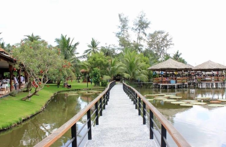 Khu Du Lịch Văn Thánh: Ốc Đảo Xanh Giữa Lòng Sài Gòn