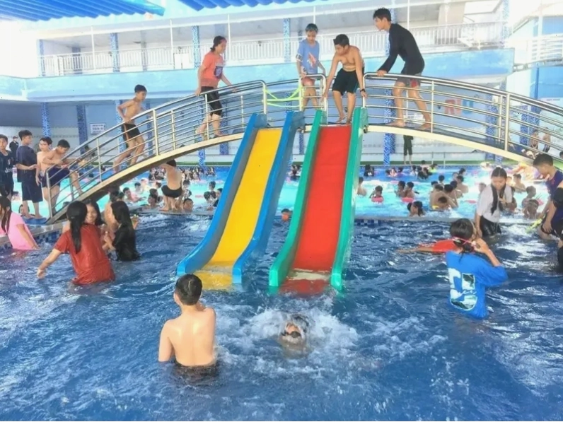 Khu hồ bơi tại Công viên Nước Rio Long An