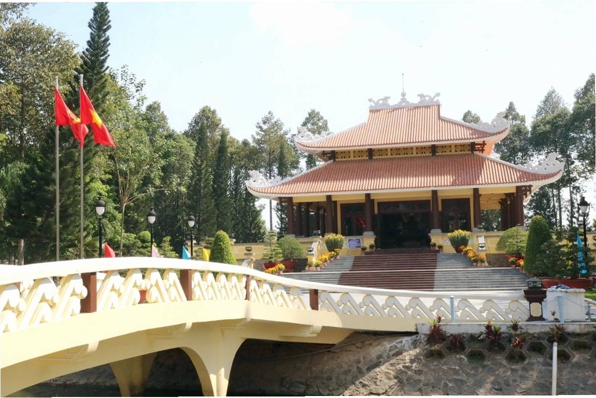 Khu lưu niệm Chủ tịch Tôn Đức Thắng Long Xuyên