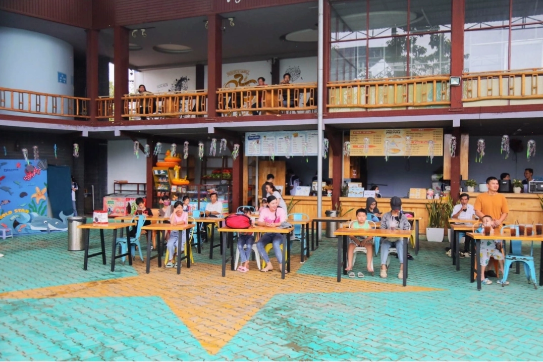 Khu nghỉ ngơi ăn uống tại Sao Vàng