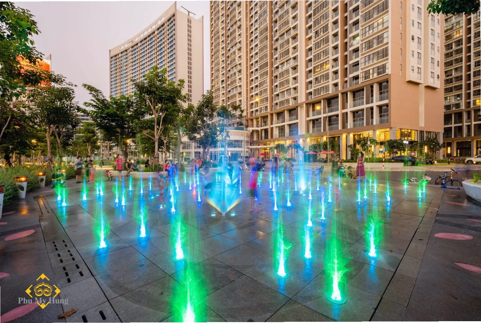 Khu nhạc nước lung linh tại Sakura Park Phú Mỹ Hưng về đêm