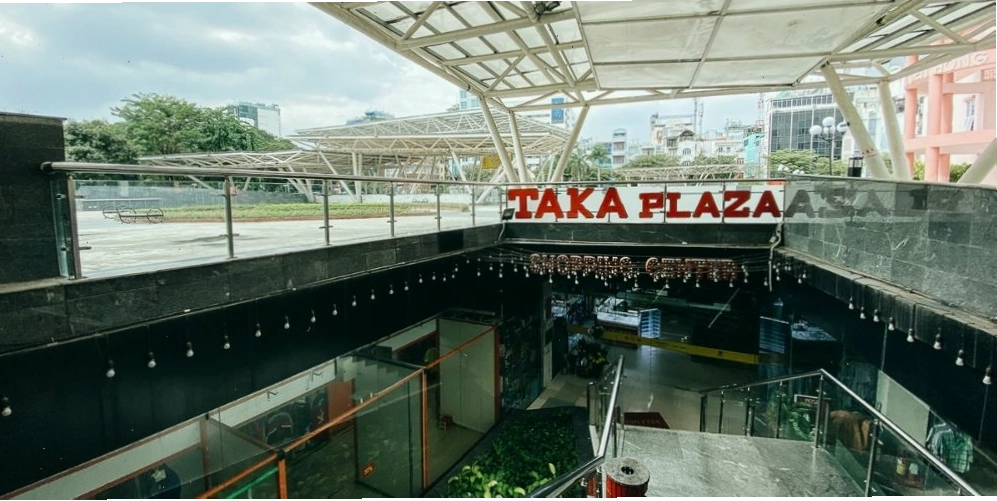 Khu Taka Plaza dưới lòng đất tại Công viên 23 tháng 9