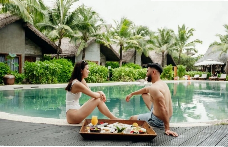 Khu vực ăn uống tại một khách sạn gần sân bay Phú Quốc