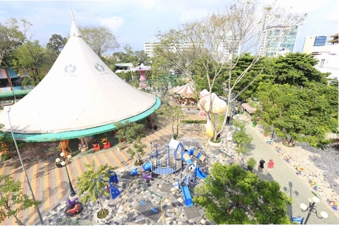 Khu vực ăn uống và nghỉ ngơi tại Công viên Thỏ Trắng