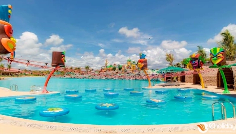 Khu vực bể bơi chung tại Tropicana Park