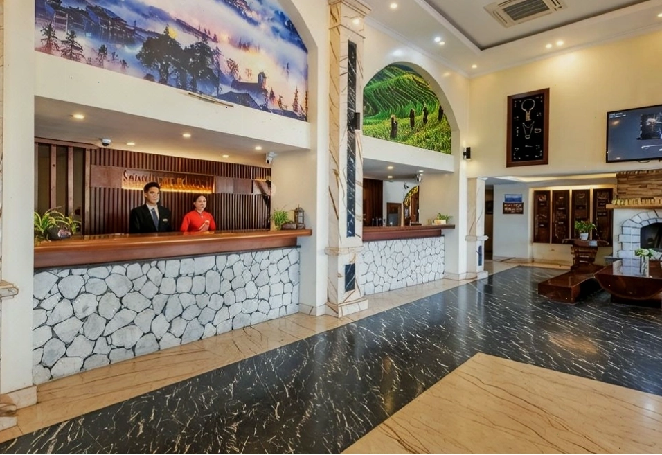 Khu vực hồ bơi nước nóng trong nhà tại Sapa Highland Resort & Spa