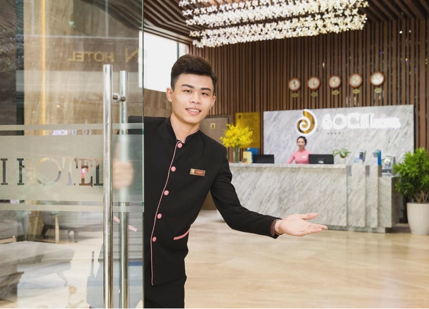 Khu vực hồ bơi tại Sochi Hotel Nha Trang
