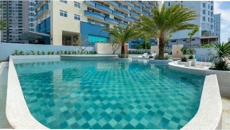 Khu vực hồ bơi thư giãn Annata Beach Hotel