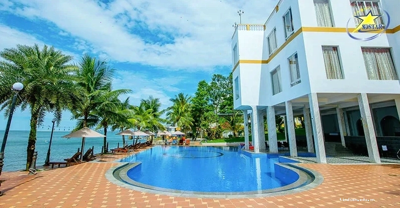 Khu vực hồ bơi và bãi biển của Sun Việt Resort Phú Quốc