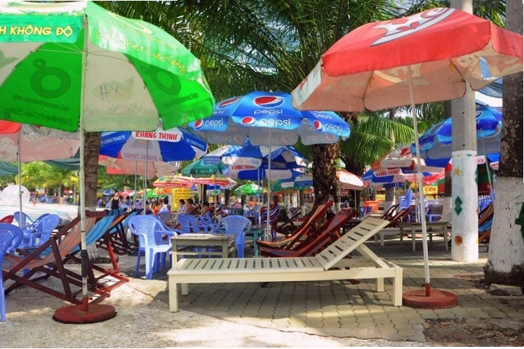 Khu vực nghỉ ngơi thư giãn bên Biển Đại Nam