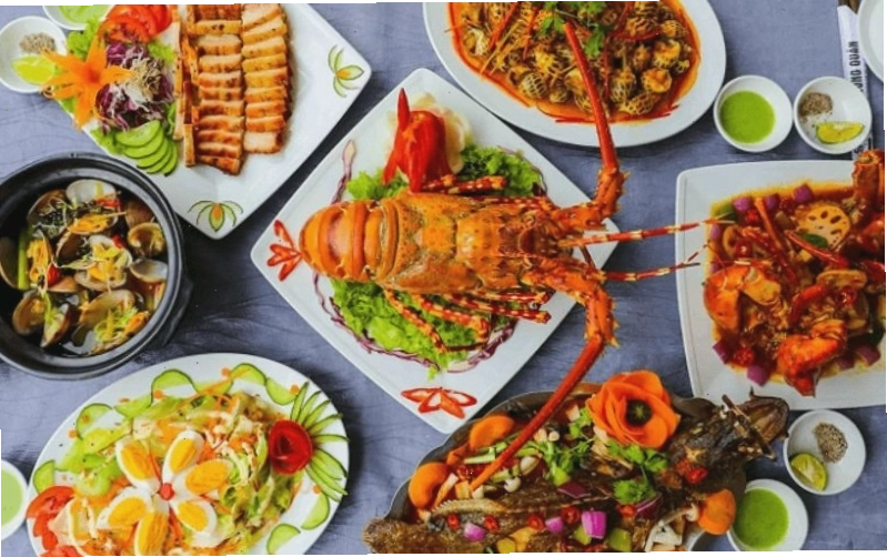 Khu vực nhà ăn sạch sẽ tại Khách sạn Công Đoàn Cửa Lò