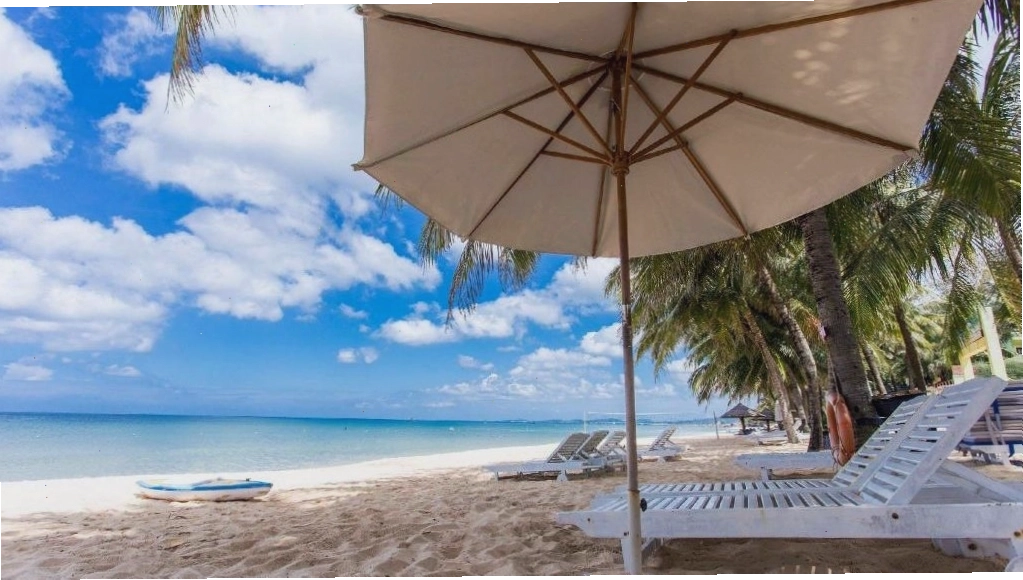 Khu vực nhà hàng của Hawaii Resort Phú Quốc với không gian thoáng đãng