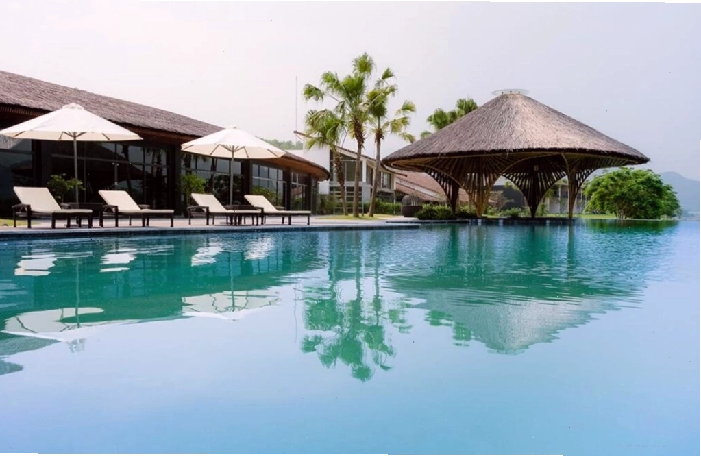 Khu vực nhà hàng ngoài trời thoáng đãng