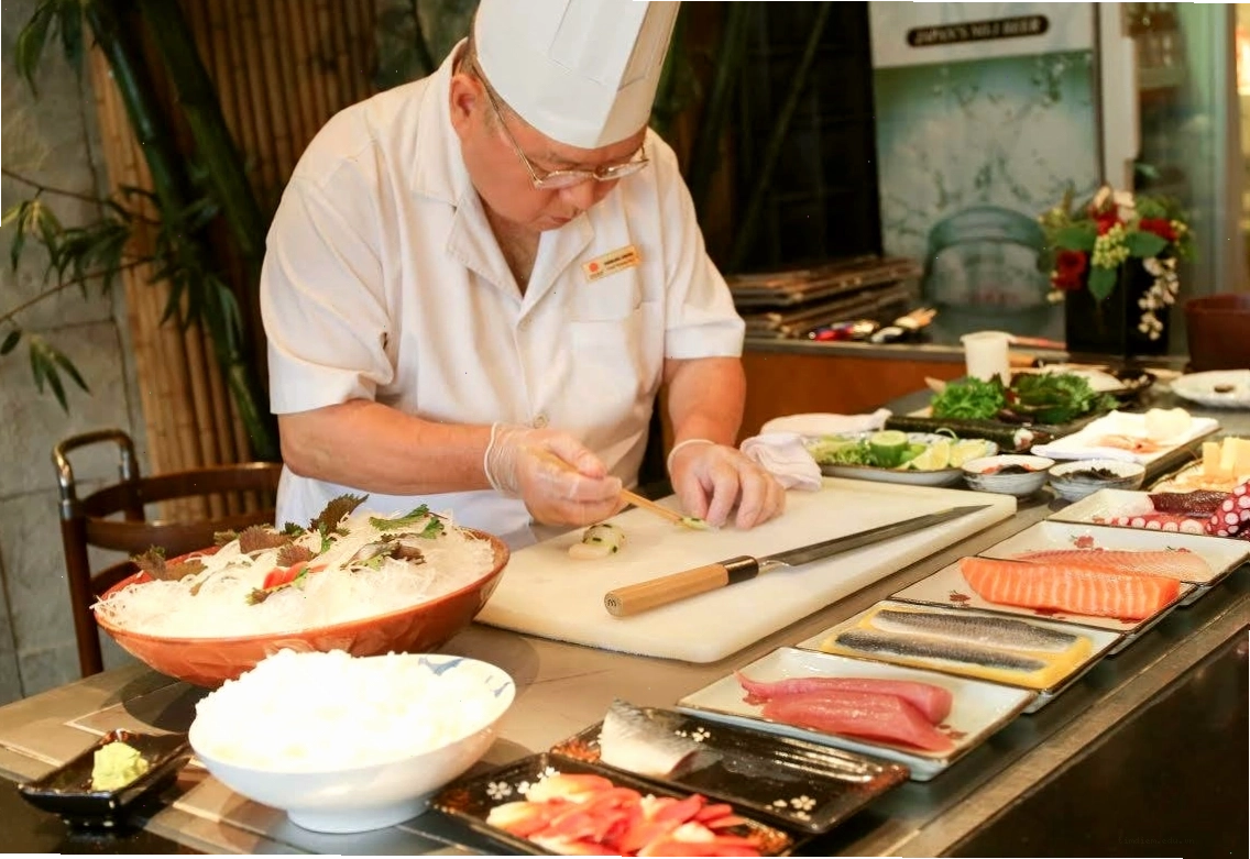 Khu vực quầy bar tại Asahi Sushi