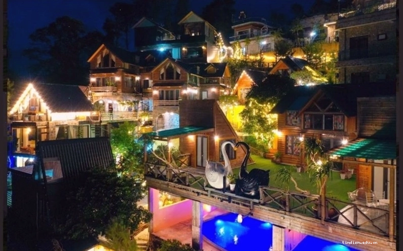 Khu vực sinh hoạt chung ấm cúng tại Mimosa Villa Tam Đảo