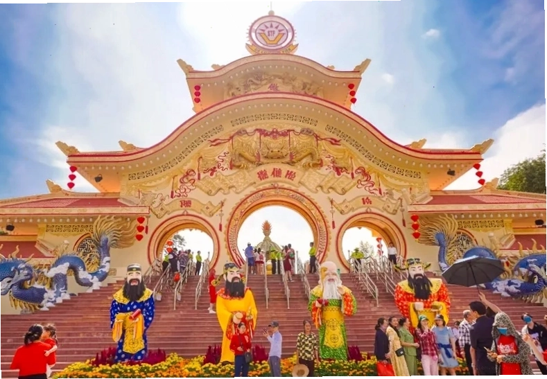 Khu vực vui chơi nước tại Suối Tiên