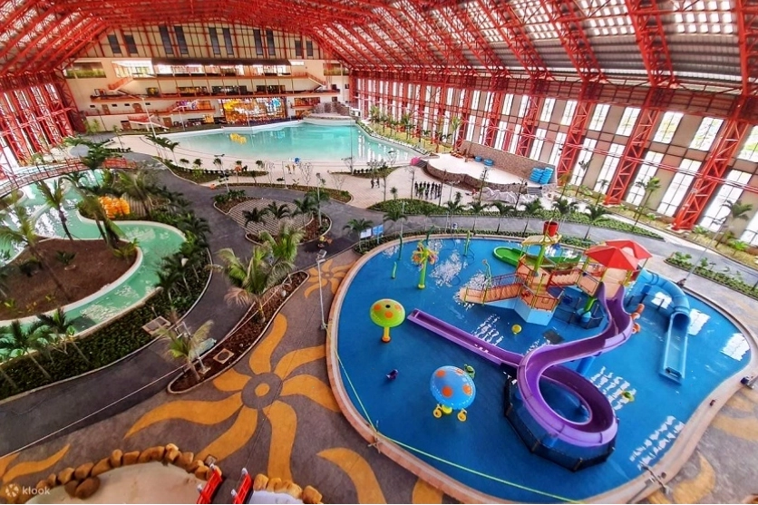 Khu vui chơi dưới nước sôi động tại Mikazuki Water Park 365