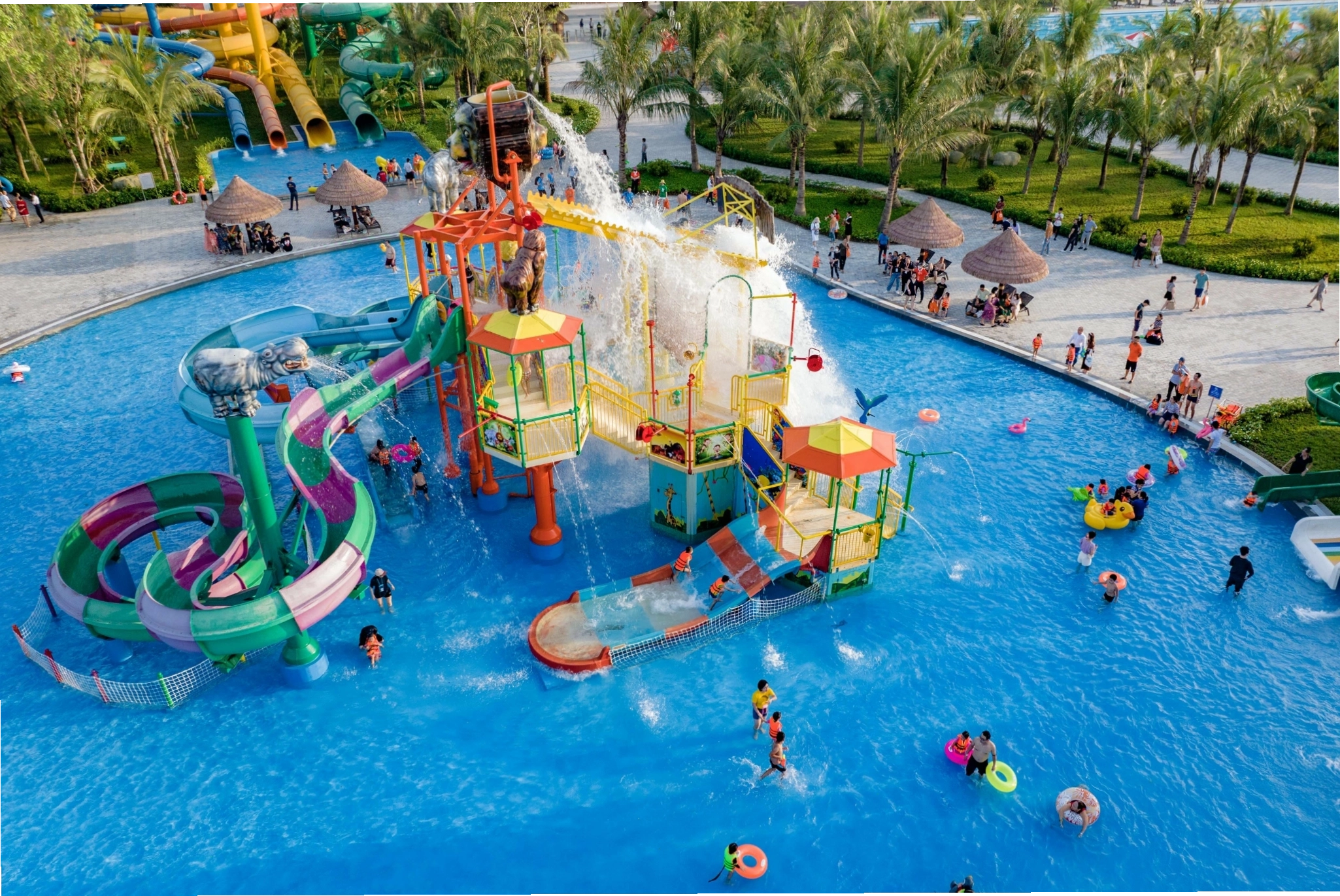 Khu vui chơi nước VinWonders Hà Nội Water Park