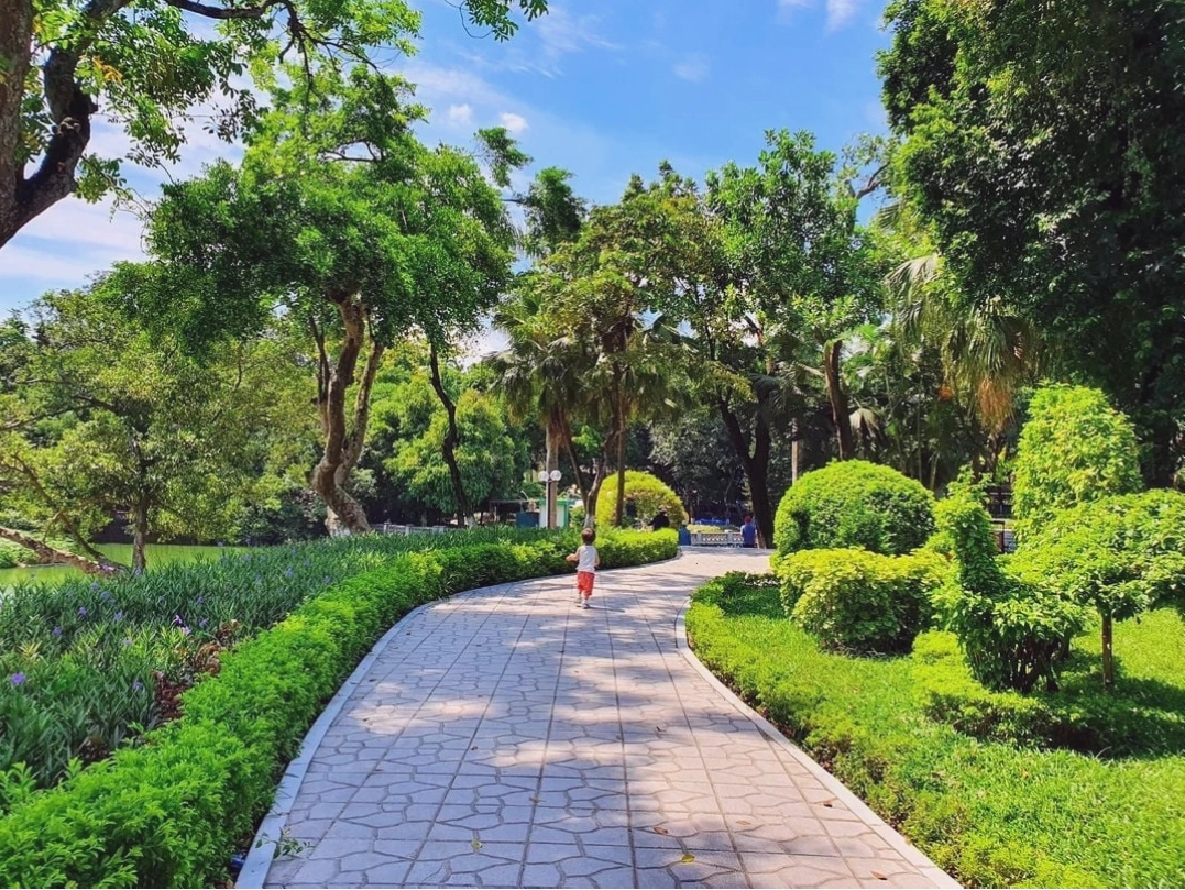 Khu vui chơi sôi động dành cho trẻ em tại Công viên Thủ Lệ