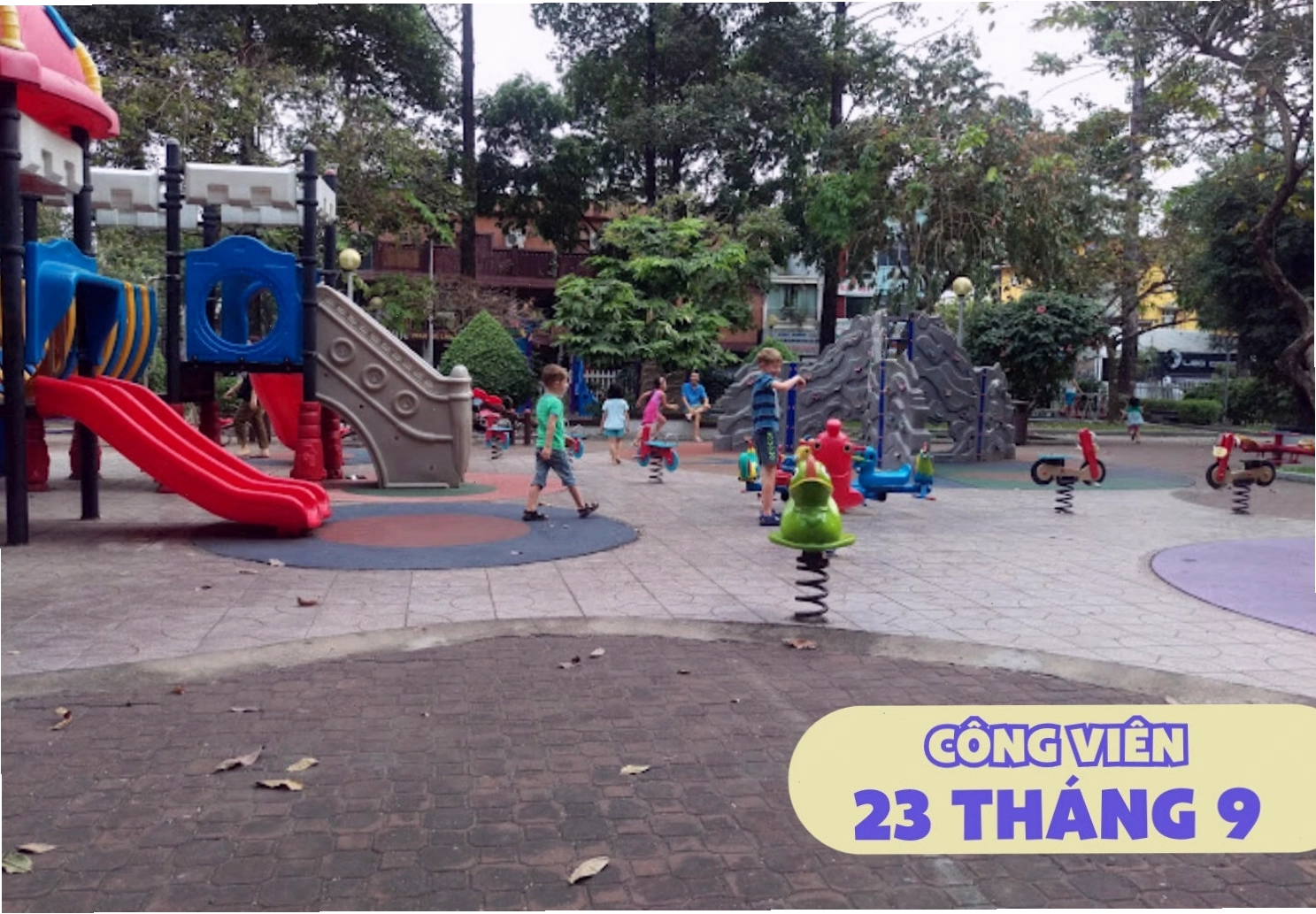 Khu vui chơi tại Công viên 23/9