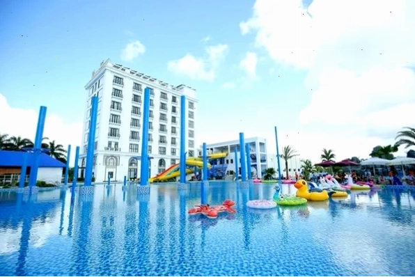 Khu vui chơi trẻ em tại Công viên nước Tulip Ninh Bình