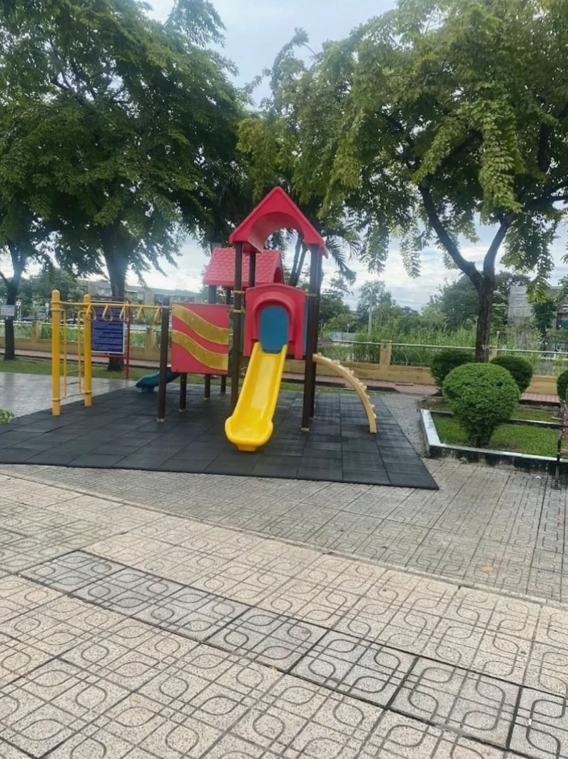 Khu vui chơi trẻ em tại Công viên Tầm Vu