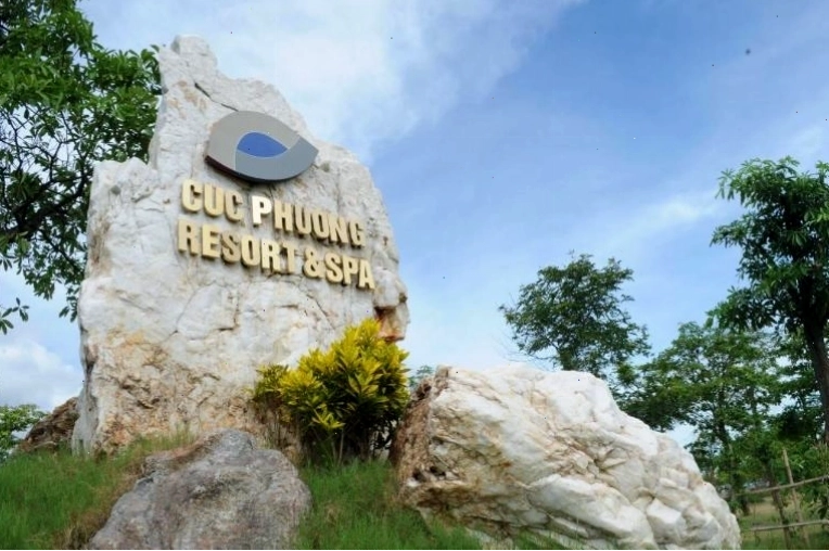 Khu vườn đá và gỗ hóa thạch tại Cúc Phương Resort