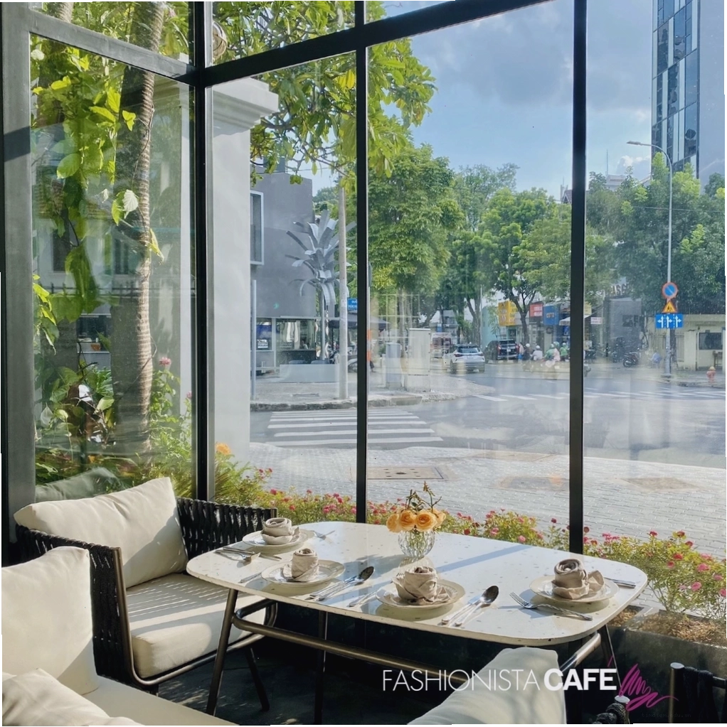 Khu vườn mùa đông trong nhà hàng Fashionista Café