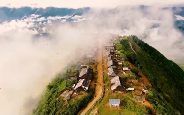 Khung cảnh bản làng Cú Vai yên bình